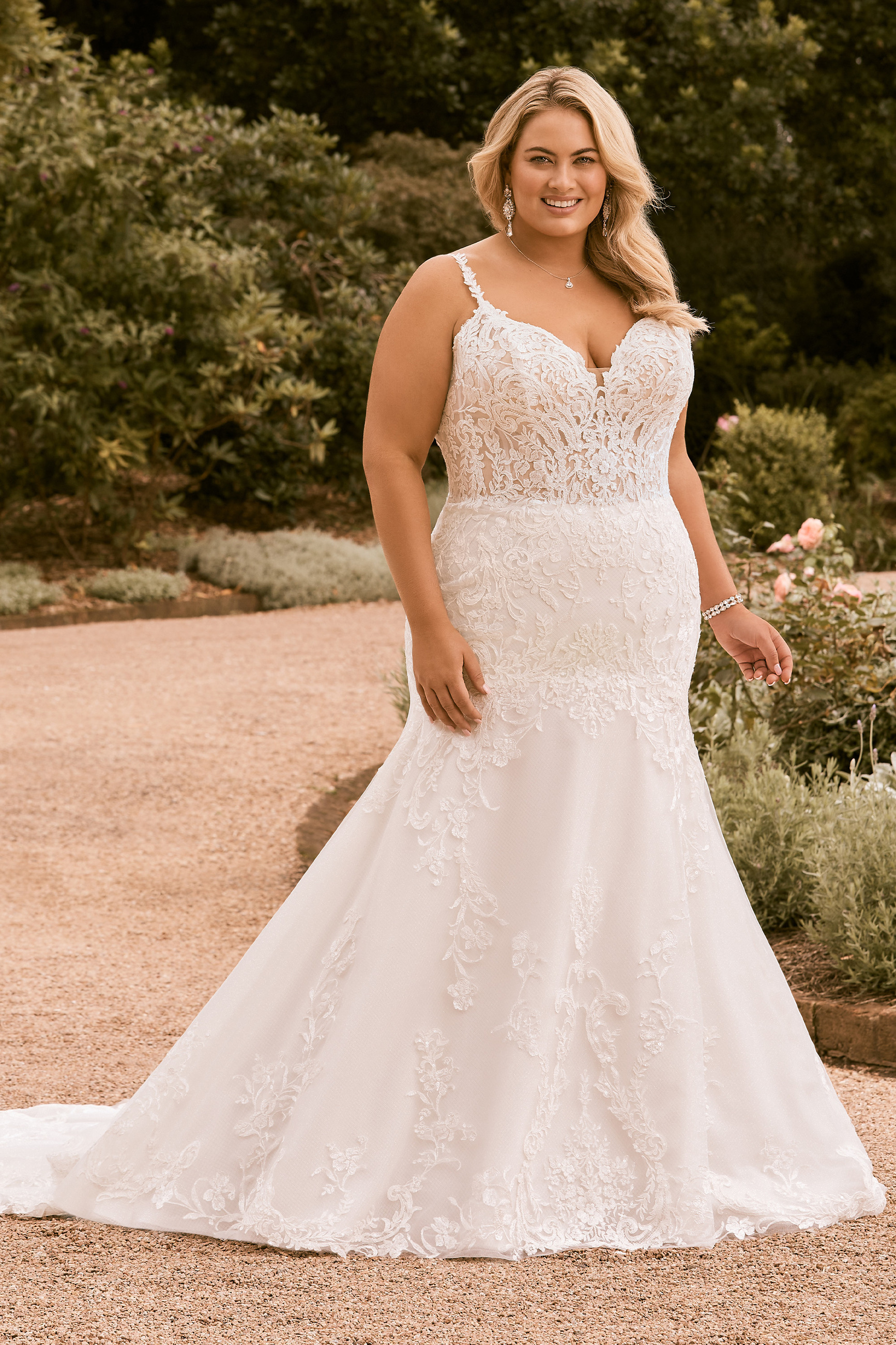 Luxurious Fitted Wedding Dress with Lace Details Zariyah $1 autoplay loop mute thumbnail