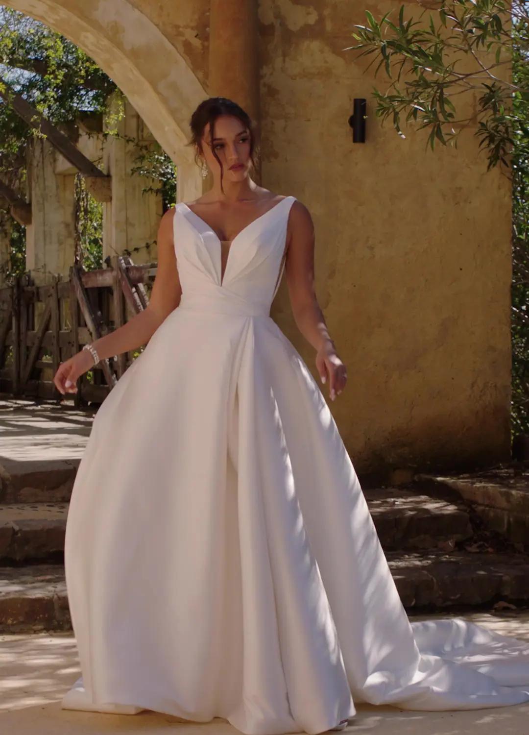 Sexy Low Back A-Line Wedding Dress Ballina $1 autoplay loop mute thumbnail