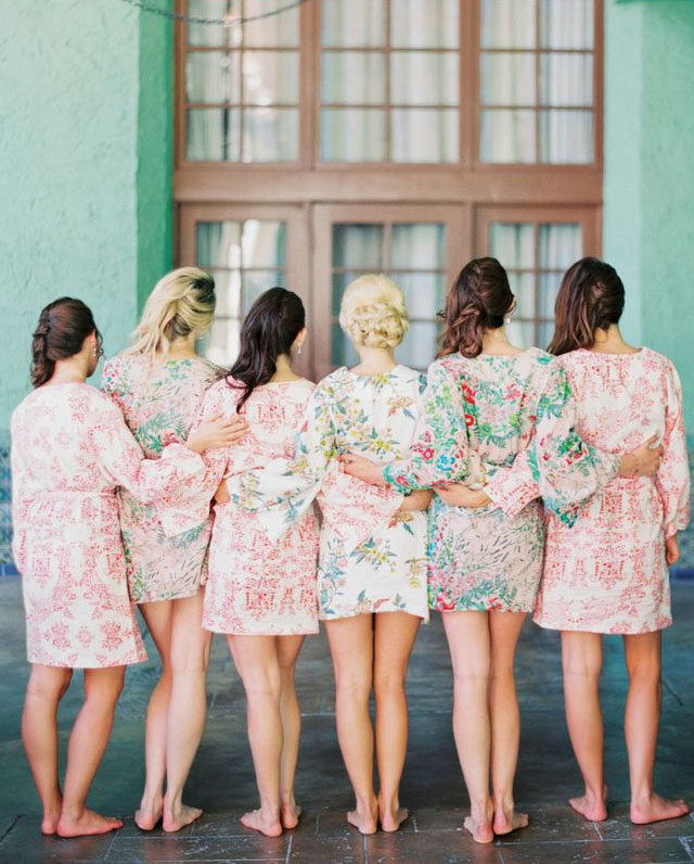 13 photos to take with your bridesmaids we ♥ this! moncheribridals.com