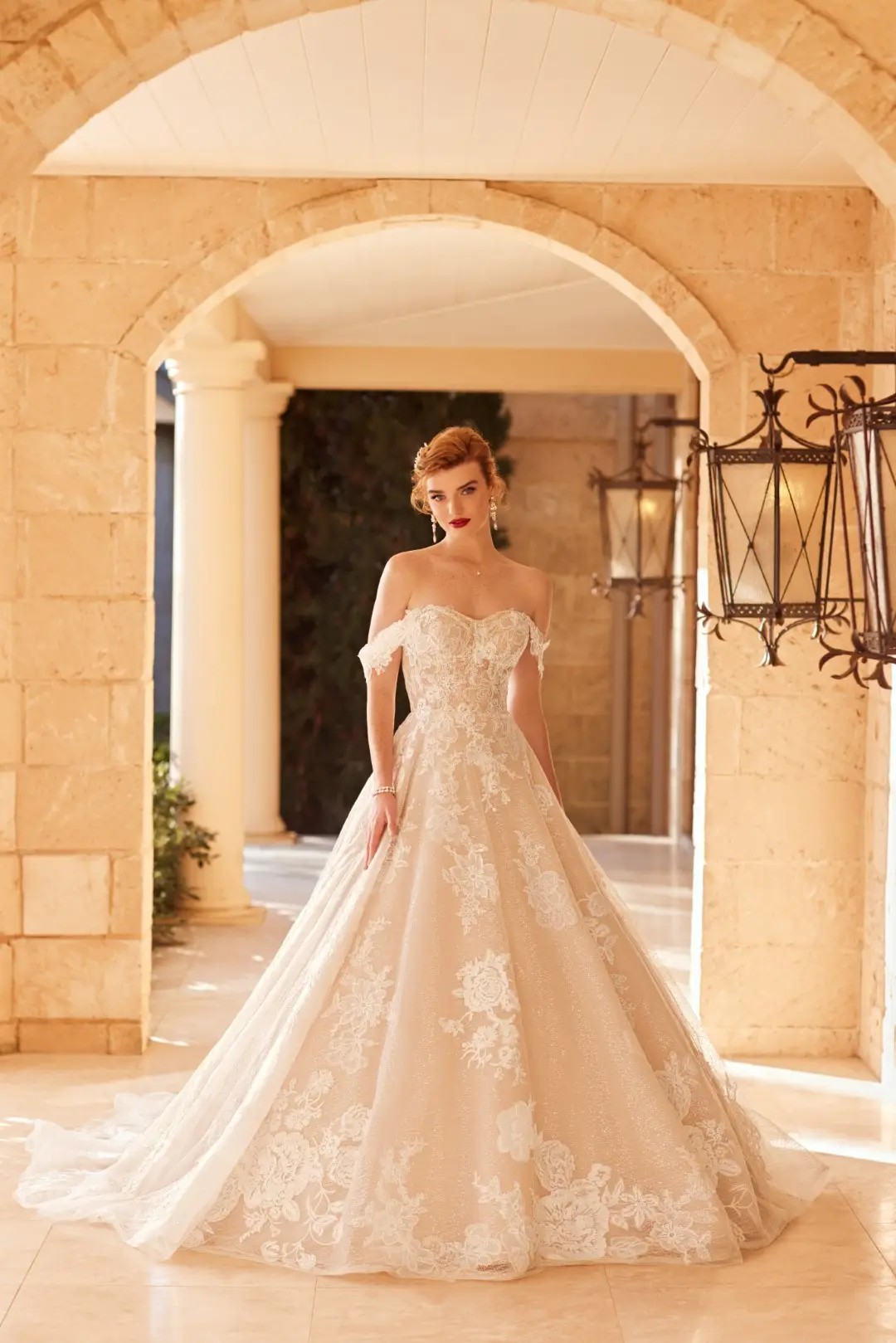 Ultra-Romantic Ball Gown Wedding Dress Lila | Style ST612