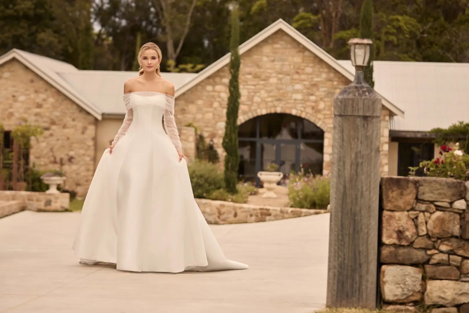 Timeless Ballgown with Detachable Tulle Shawl Pearl | Style Y3166