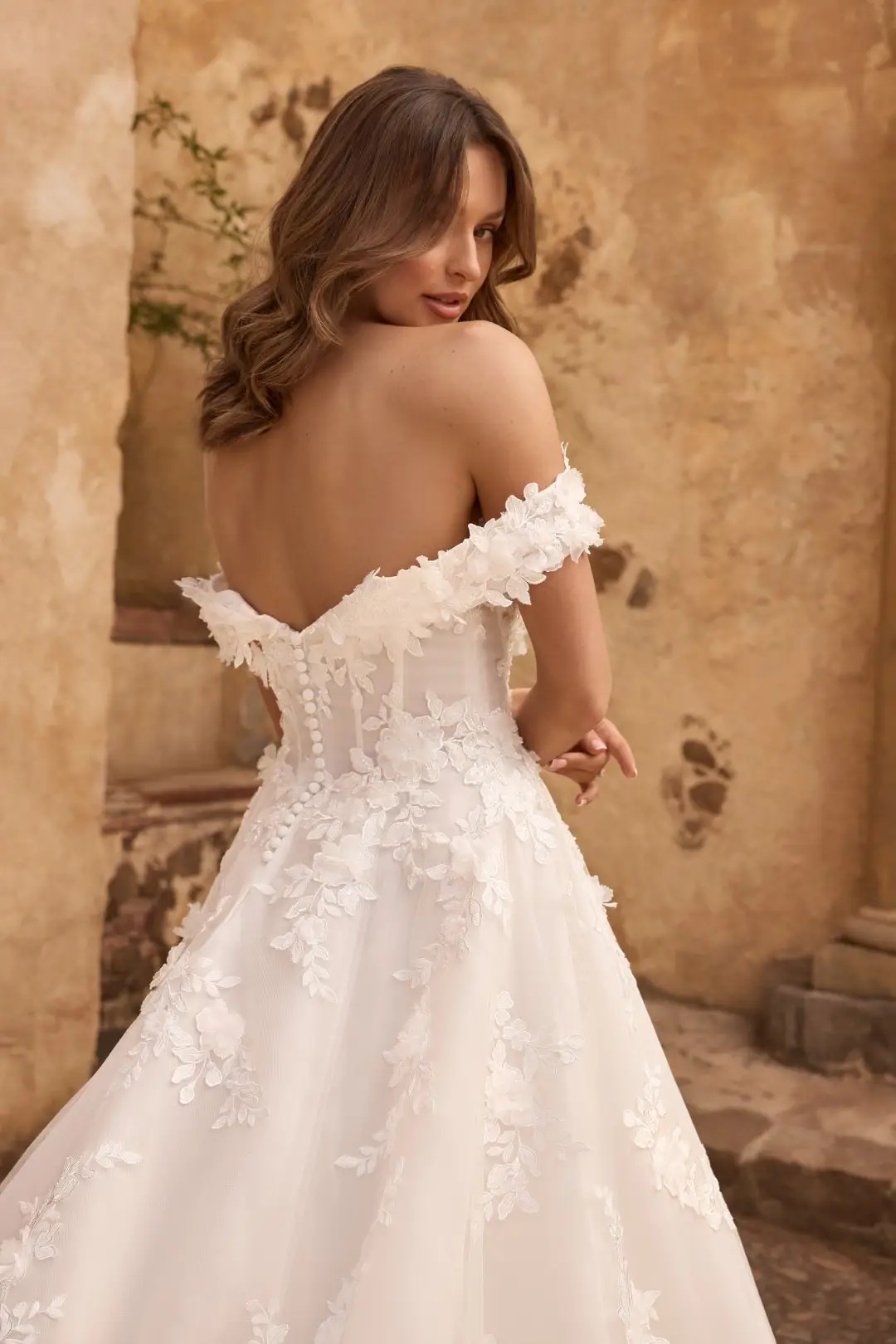 Timeless Voluminous Ball Gown Wedding Dress with 3D Lace Angel | Style ST631