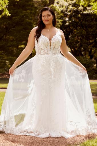 Boho-Inspired Wedding Gown with Cotton Lace Finley $7 thumbnail